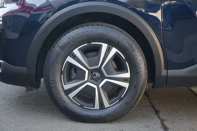 Car image 27