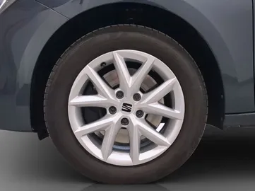 Car image 30