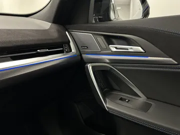 Car image 43