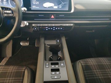 Car image 14