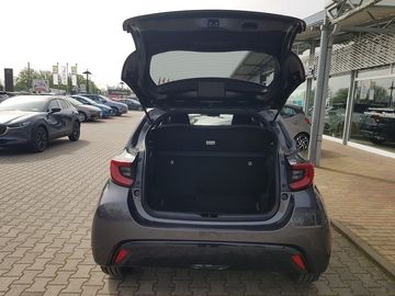 Car image 13