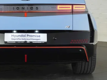 Car image 32