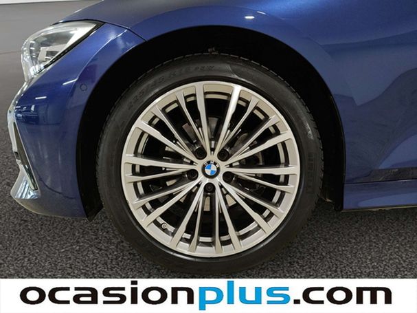 BMW 320i 135 kW image number 33