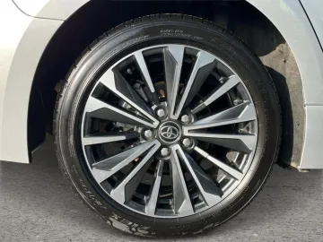 Car image 29