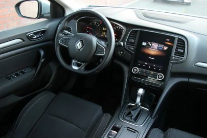 Car image 25