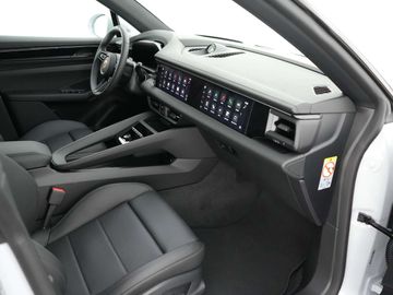 Car image 37