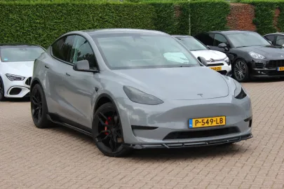 Car image 34