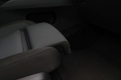 Car image 41