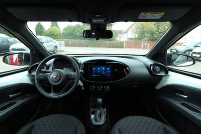 Car image 8