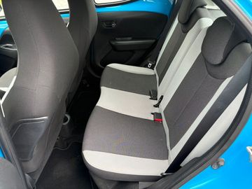 Car image 37