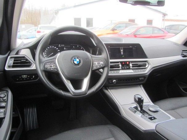 BMW 320d Touring Advantage 140 kW image number 13