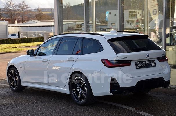 BMW 330 Touring xDrive 215 kW image number 10