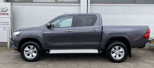 Toyota Hilux D Double Cab 2.4 4D Professional 110 kW image number 5