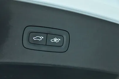 Car image 34