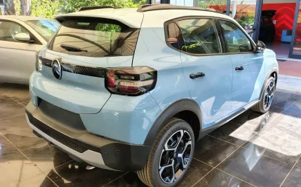 Car image 17