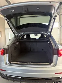 Car image 32