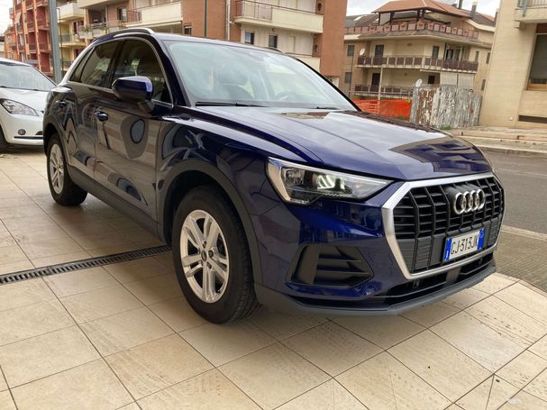 Audi Q3 35 TDI S tronic Business 110 kW image number 2