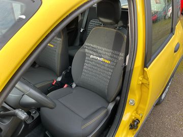 Car image 12