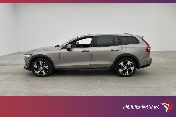 Volvo V60 Cross Country D4 AWD 140 kW image number 3