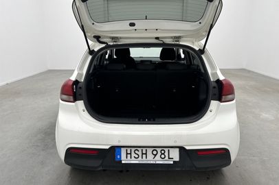 Car image 23