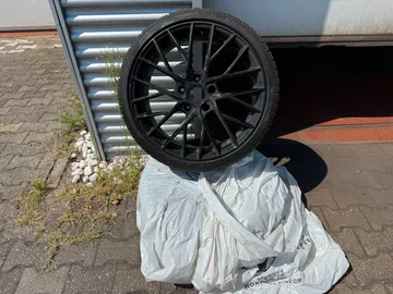 Car image 21