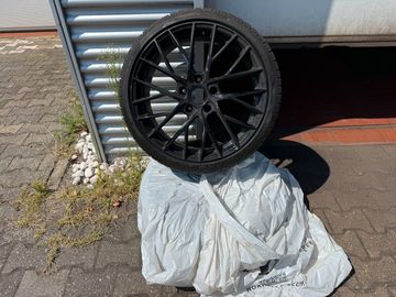 Car image 21