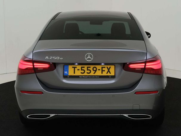 Mercedes-Benz A 250 e 160 kW image number 8