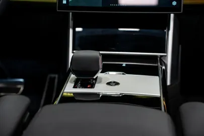 Car image 49
