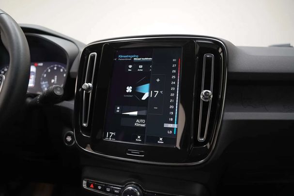 Volvo XC40 T2 95 kW image number 8