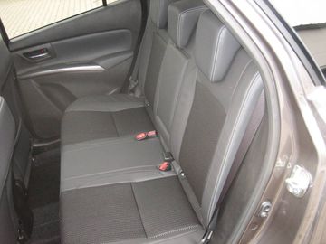 Car image 10