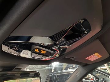 Car image 38