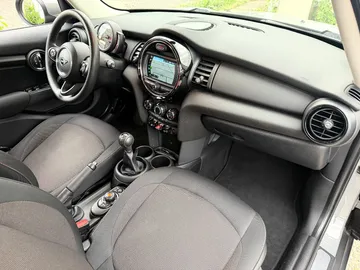 Car image 47