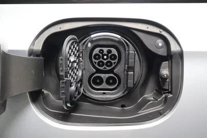 Car image 32