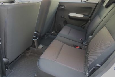 Car image 11