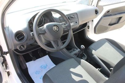 Car image 10