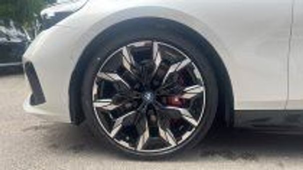 BMW i5 M60 xDrive 442 kW image number 6