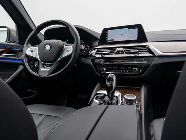 BMW 520d Touring Luxury Line 140 kW image number 44