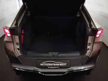 Car image 35
