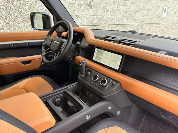 Land Rover Defender SE 147 kW image number 3