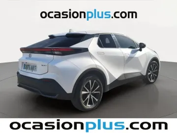 Car image 3