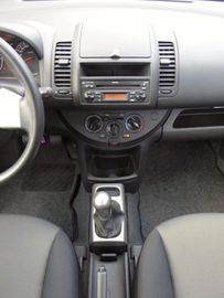 Car image 24