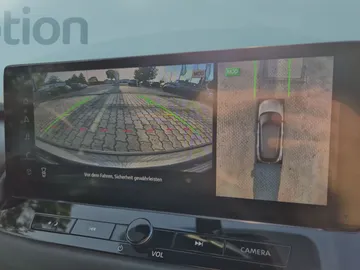 Car image 28