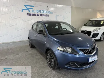 Car image 2
