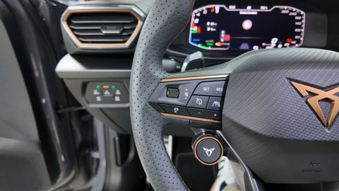 Car image 30