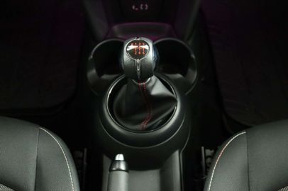 Car image 30