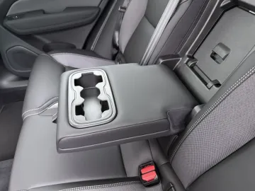 Car image 43