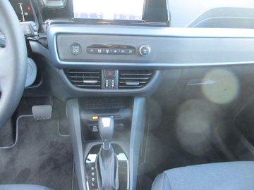 Car image 19