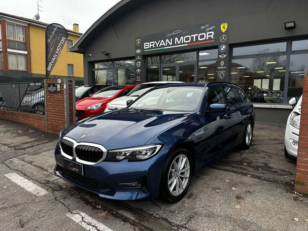 BMW 320d Touring xDrive Luxury 140 kW image number 1