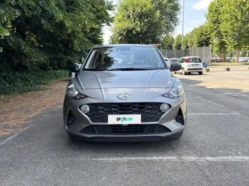 Car image 3
