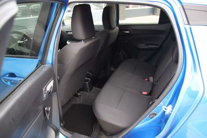 Car image 12